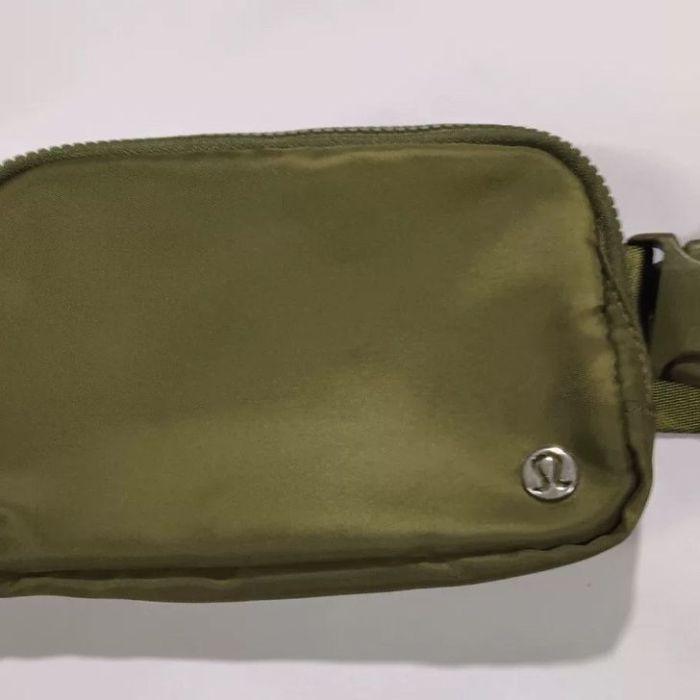 Waterproof nylon running yoga crossbody bag chest bag，size 19*5.5*13cm,B20-296-313