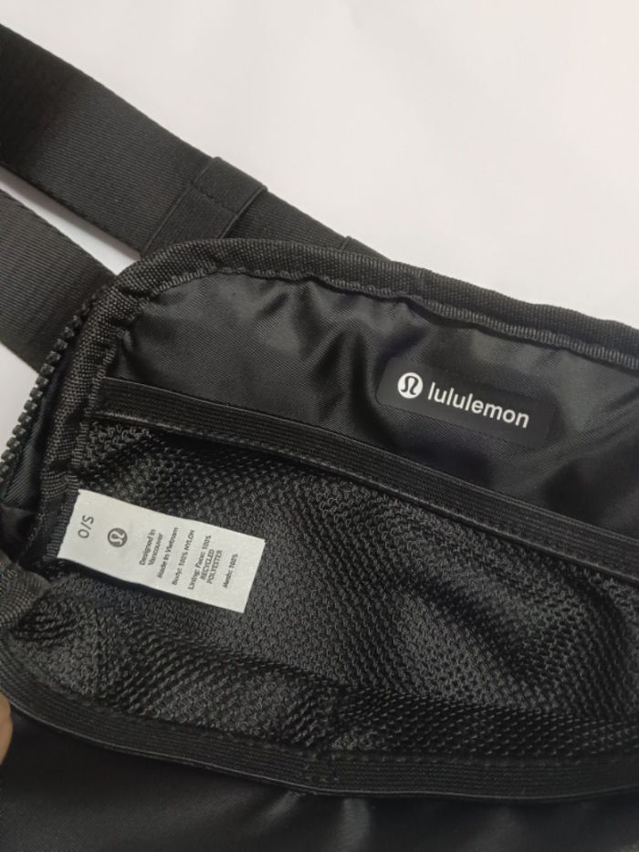 Waterproof nylon running yoga crossbody bag chest bag，size 19*5.5*13cm,B20-296-313