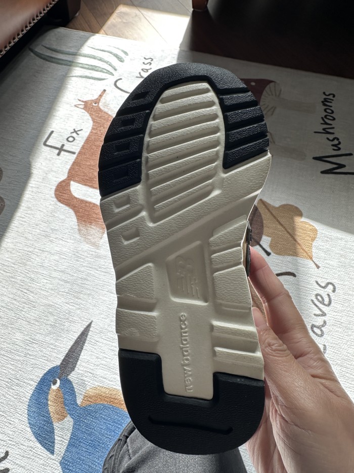 Kid's sneakers runner shoes, with box,size 26-37, SS60-2697-2709