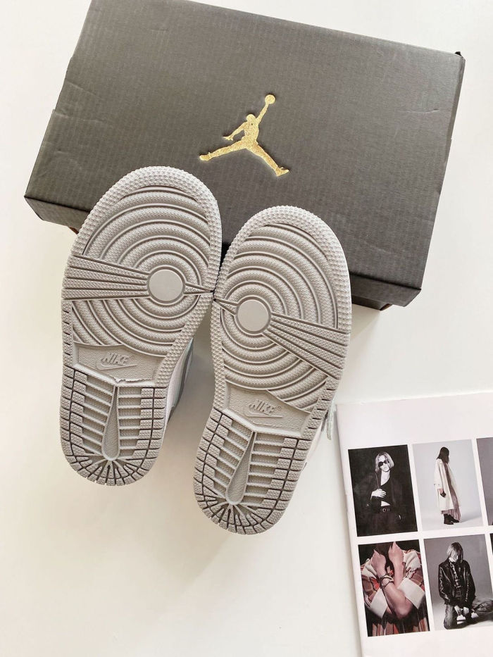 Kid's sneakers runner shoes, with box,size 26-37, SS60-2688-2691