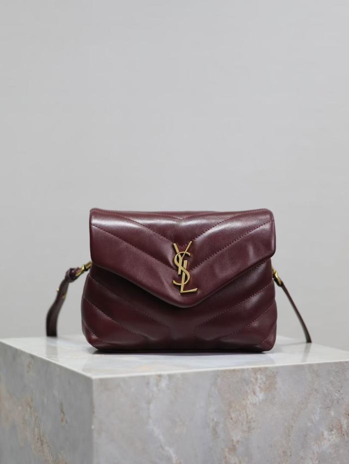 Leather bag Original Quality ,with box, with dust bag. size 20cm , B200-2