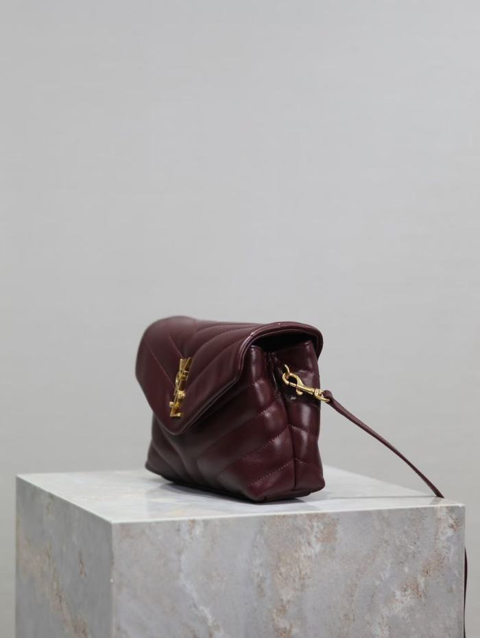 Leather bag Original Quality ,with box, with dust bag. size 20cm , B200-2