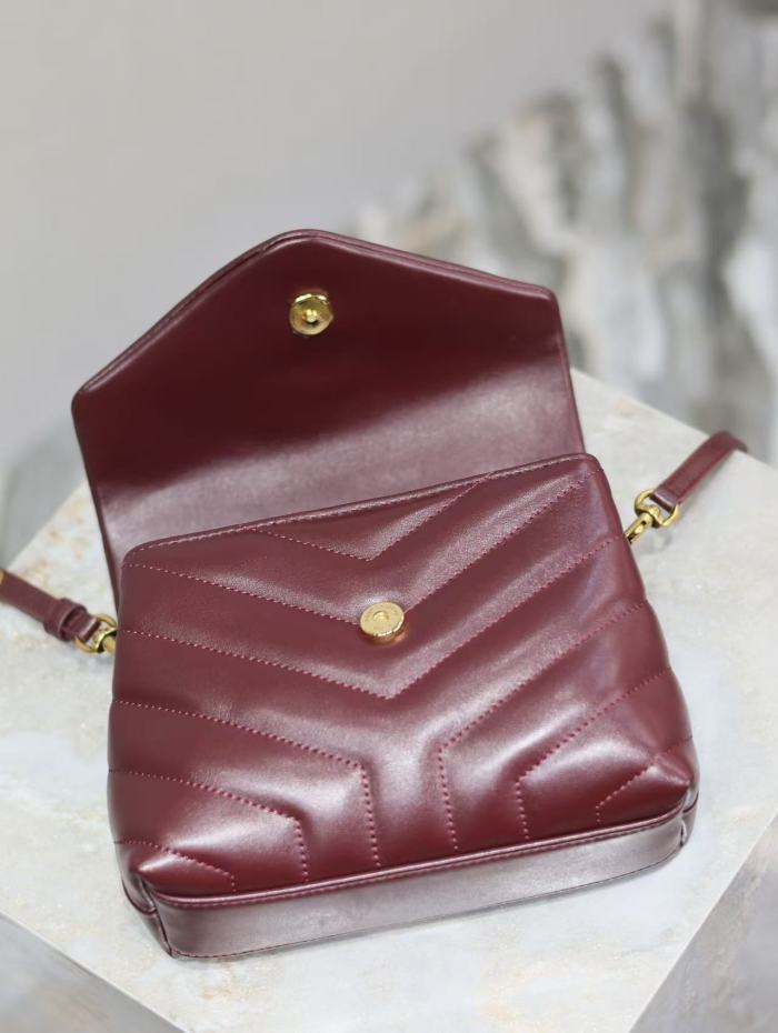 Leather bag Original Quality ,with box, with dust bag. size 20cm , B200-2