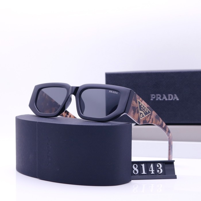Blue light blocking sunglasses with the box and case ,G25-673-677