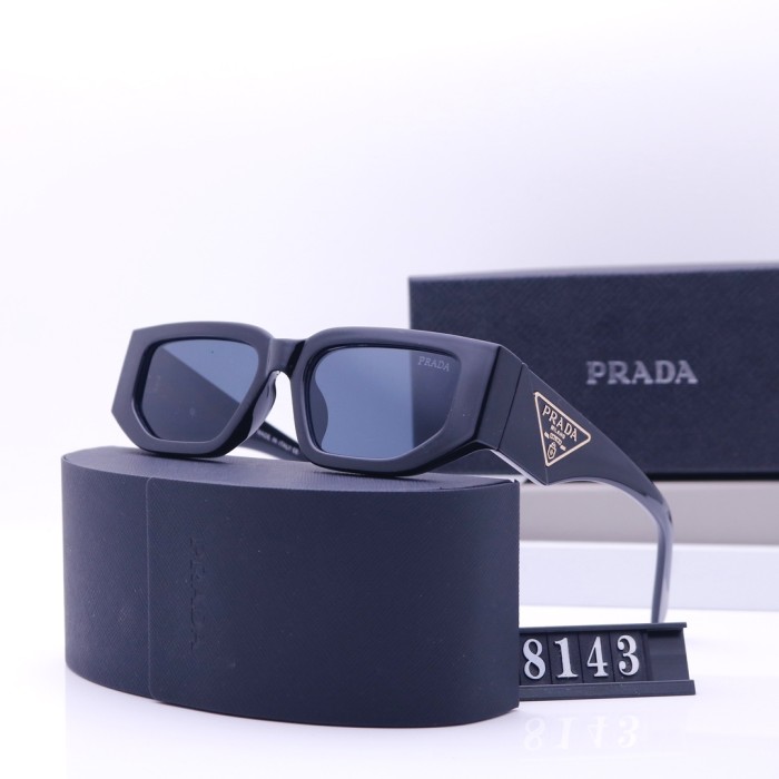 Blue light blocking sunglasses with the box and case ,G25-673-677