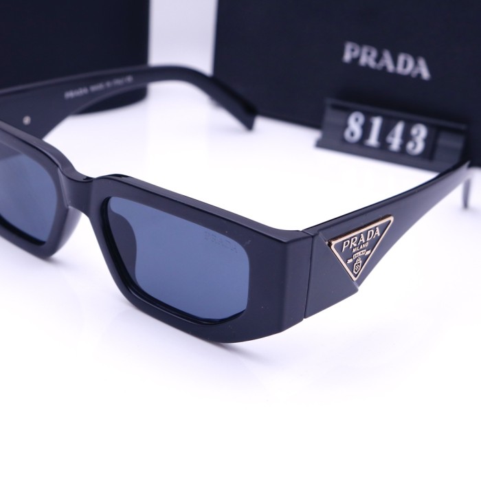Blue light blocking sunglasses with the box and case ,G25-673-677