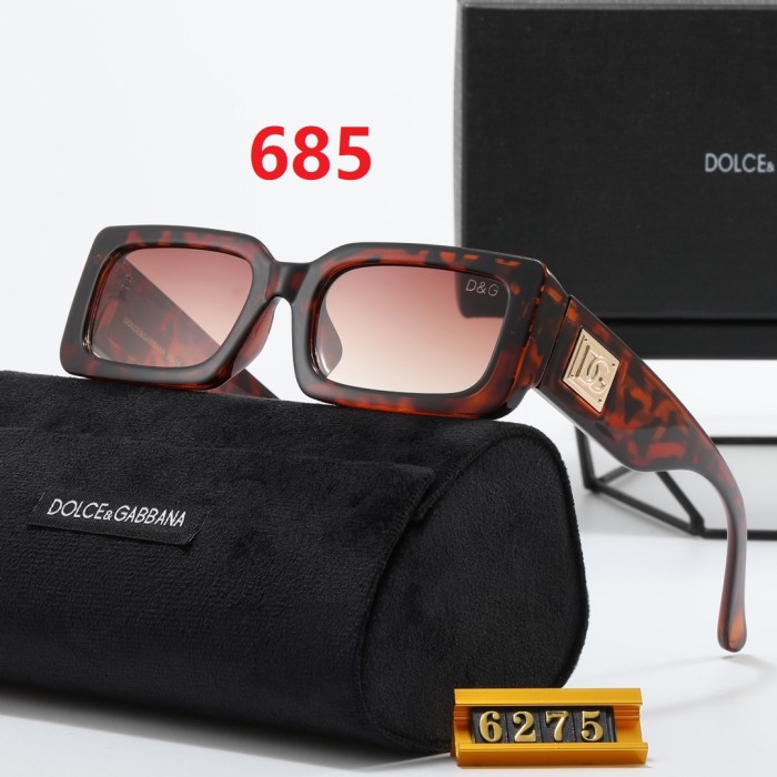 Blue light blocking sunglasses with the box and case ,G25-683-688