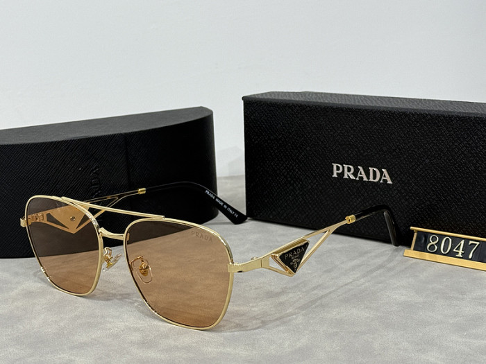 Blue light blocking sunglasses with the box and case ,G25-851-856