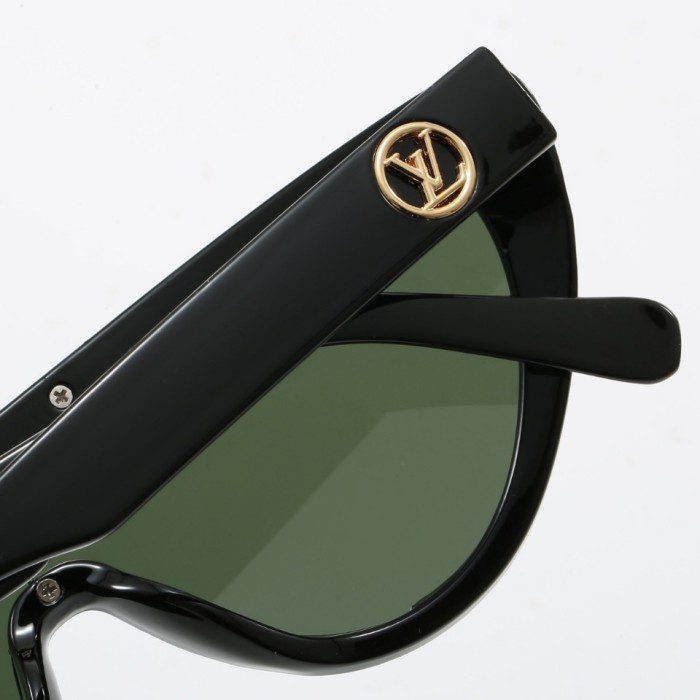 Blue light blocking sunglasses with the box and case ,G25-789-795