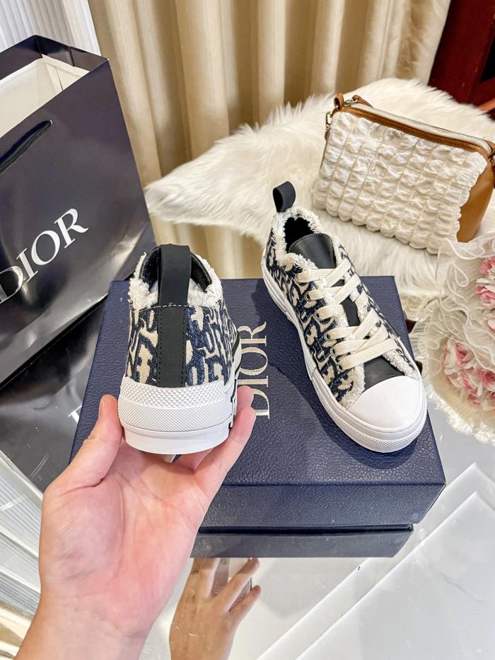 Women's men flat sneaker shoes,  size 35-45, SS80-596