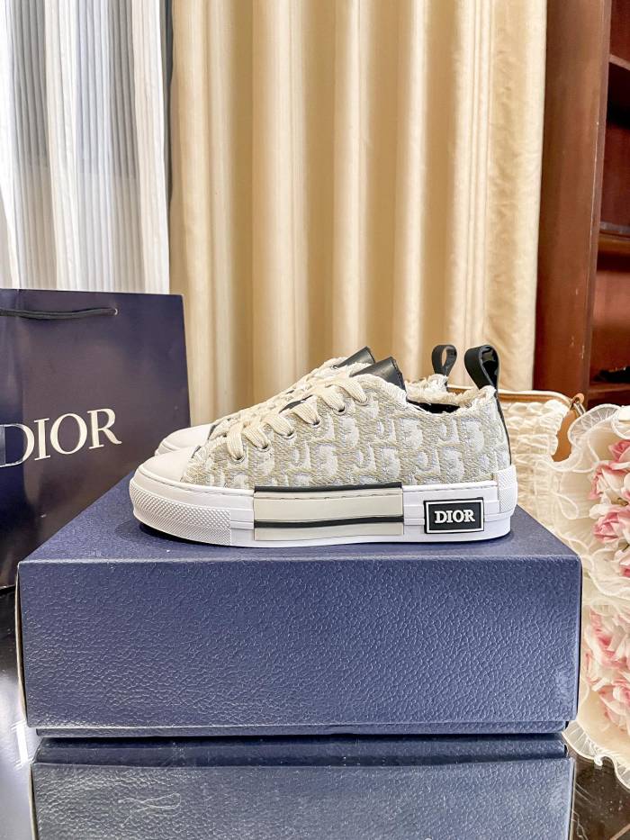 Women's men flat sneaker shoes,  size 35-45, SS80-597