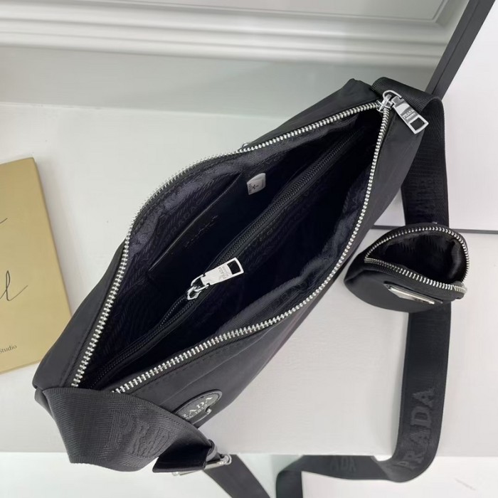 Nylon bag bag ,budget ,size 29x18x10cm,no box,  B35-80