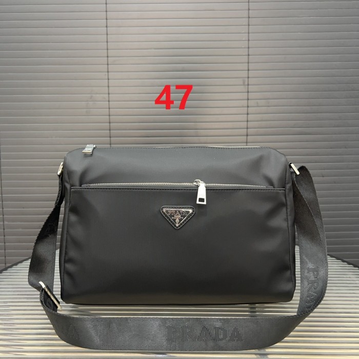 Nylon bag ,3A ,size 32x22cm,no box,  B68-47