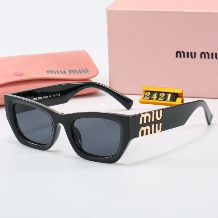 Blue light blocking sunglasses with the box and case ,G25-897-902