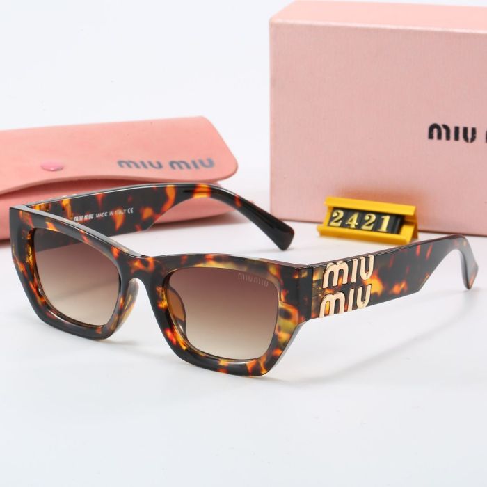 Blue light blocking sunglasses with the box and case ,G25-897-902
