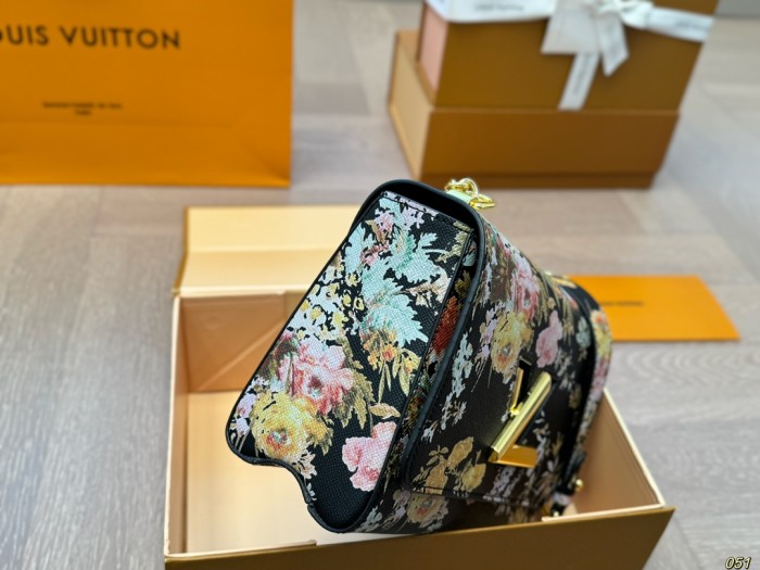 Split leather bag ,3A ,size 23x16cm,no box,  B75-63-69