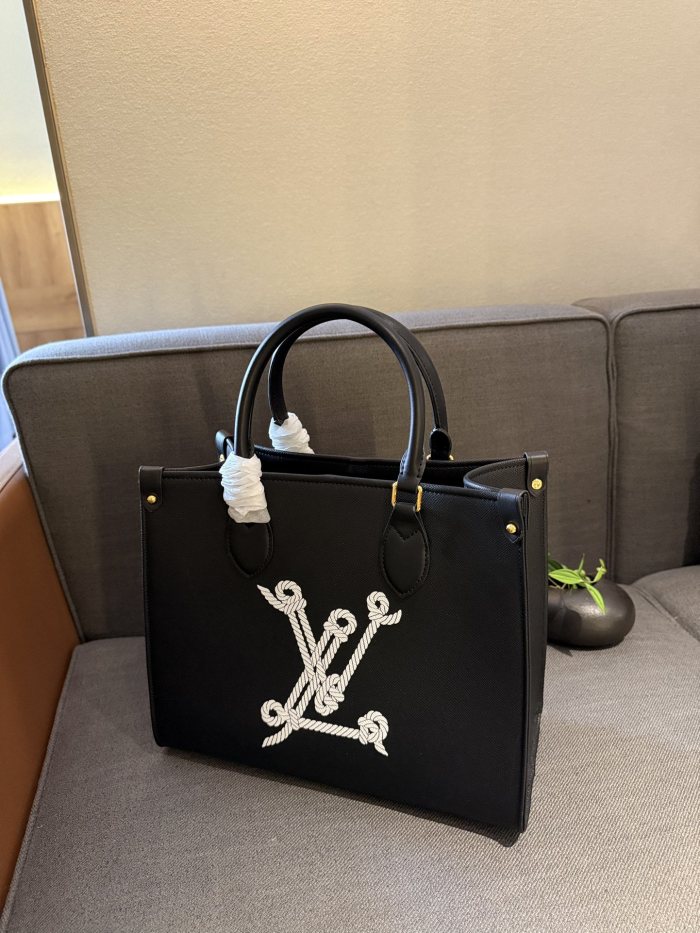 Split leather bag ,3A ,size 33x28cm,no box,  B75-58