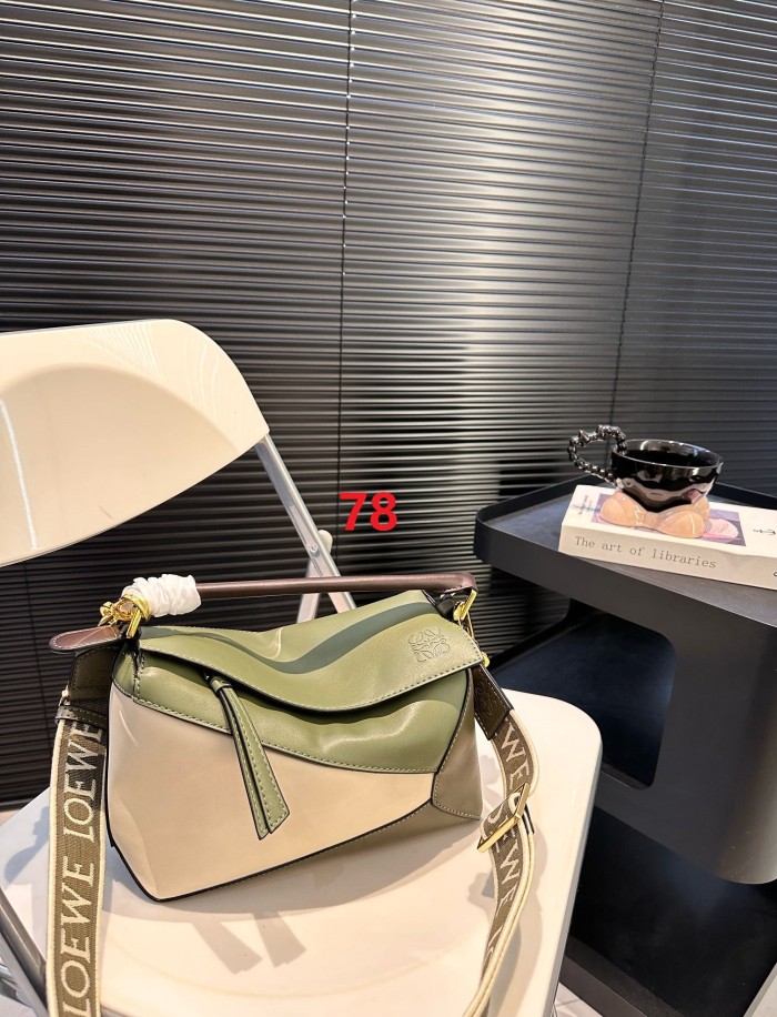 Leather bag ,4A ,size 24x15cm,no box,  B88-75-79
