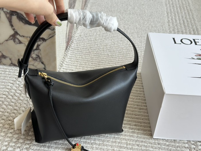 Leather bag ,4A ,size 21x17cm,no box,  B88-92-96