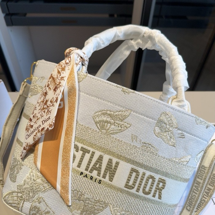 Canvas bag bag ,4A ,size 26x25x11cm,no box,  B88-102