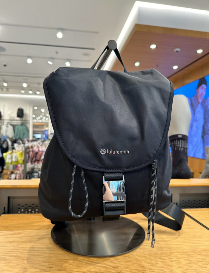 Drawstring backpack bag  ,size 30x12x30cm,no box,  B50-7