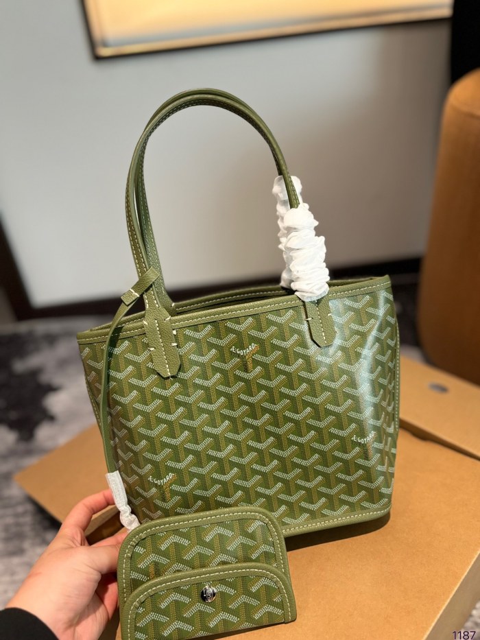 Split leather bag ,3A ,size 20X19cm,no box,  B68-66-68