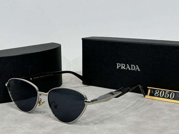 Blue light blocking sunglasses with the box and case ,G25-903-908