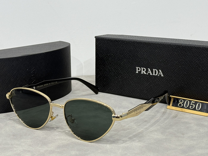 Blue light blocking sunglasses with the box and case ,G25-903-908