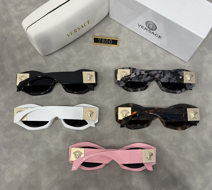 Blue light blocking sunglasses with the box and case ,G25-909-913