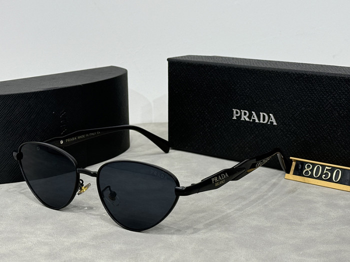 Blue light blocking sunglasses with the box and case ,G25-903-908