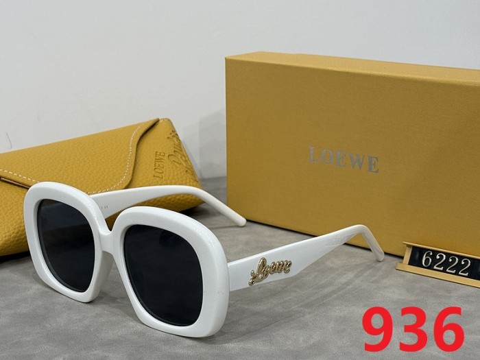 Blue light blocking sunglasses with the box and case ,G25-935-940