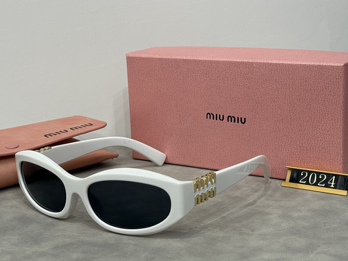 Blue light blocking sunglasses with the box and case ,G25-995-1001