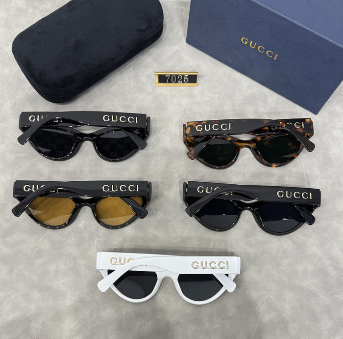 Blue light blocking sunglasses with the box and case ,G25-990-994