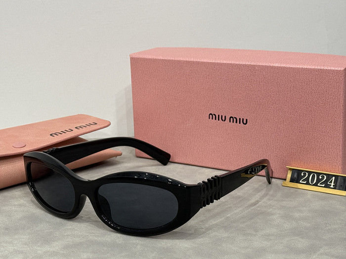 Blue light blocking sunglasses with the box and case ,G25-995-1001