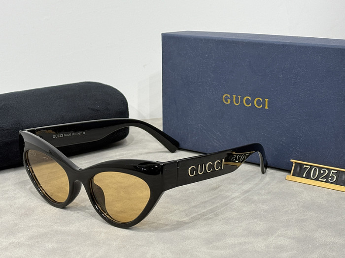 Blue light blocking sunglasses with the box and case ,G25-990-994