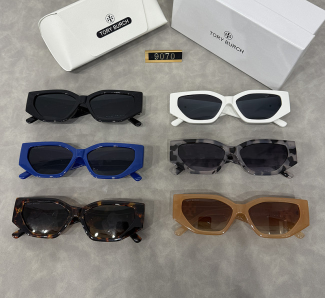 Blue light blocking sunglasses with the box and case ,G25-973-978