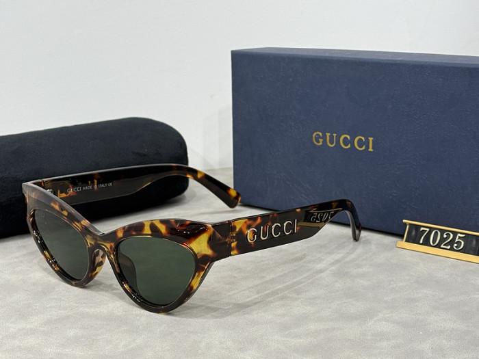 Blue light blocking sunglasses with the box and case ,G25-990-994