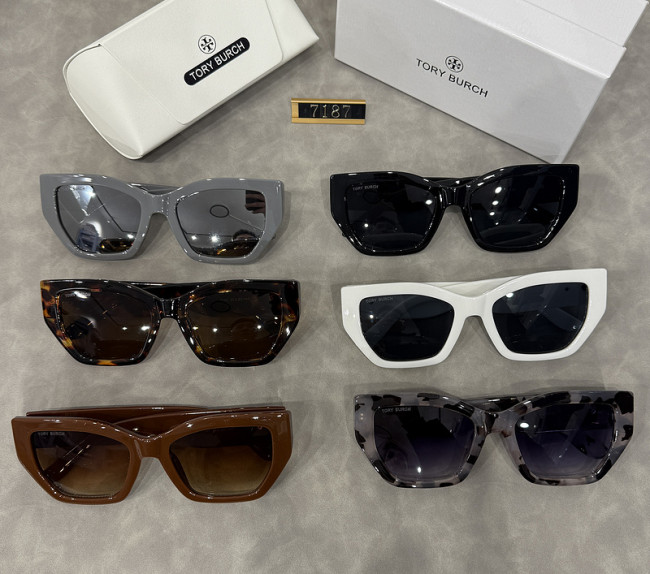 Blue light blocking sunglasses with the box and case ,G25-979-984