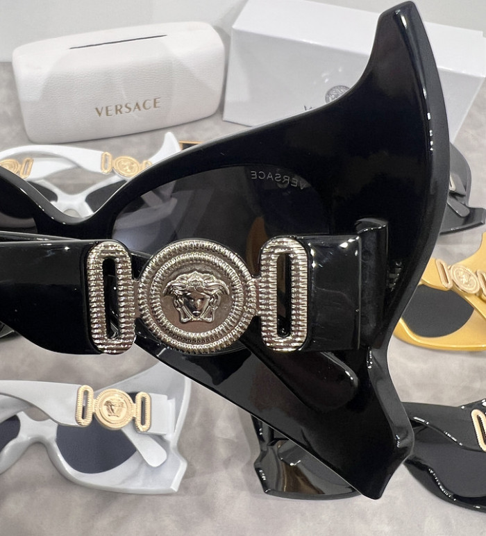 Blue light blocking sunglasses with the box and case ,G25-960-966