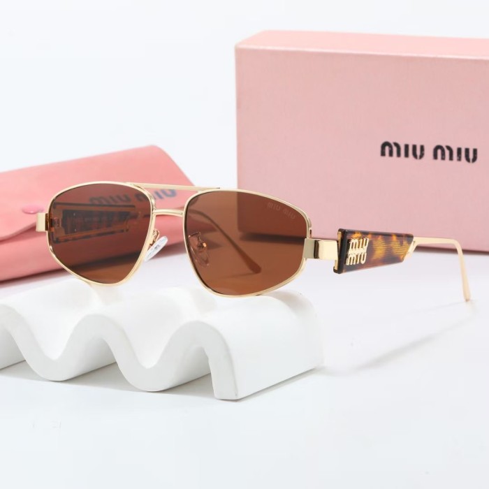Blue light blocking sunglasses with the box and case ,G25-1188-1195