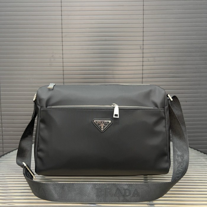 Nylon bag ,3A , size 32x22cm,no box,  B68-80