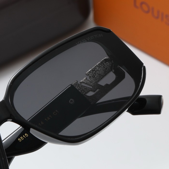 Blue light blocking sunglasses with the box and case ,G25-1143-1146