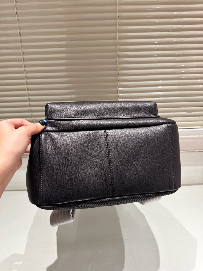 Split leather bag ,3A ,size 33x40cm,no box,  B75-129