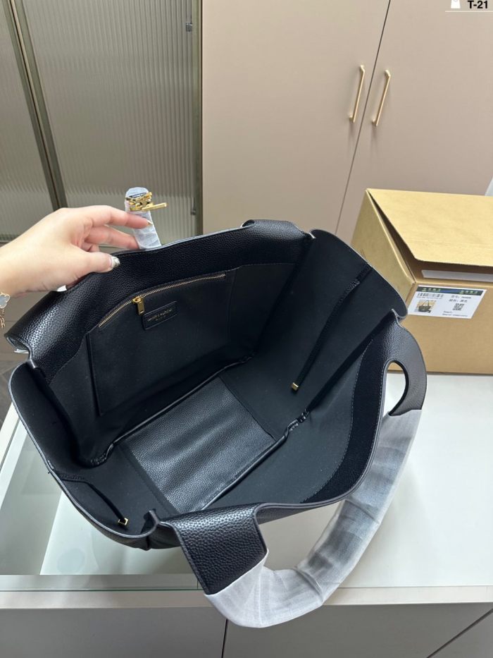 Split leather bag ,3A ,size 31x30cm,no box,  B75-137