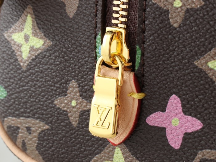 Leather bag ,5A ,size 23x13x12cm,no box,  B75-147