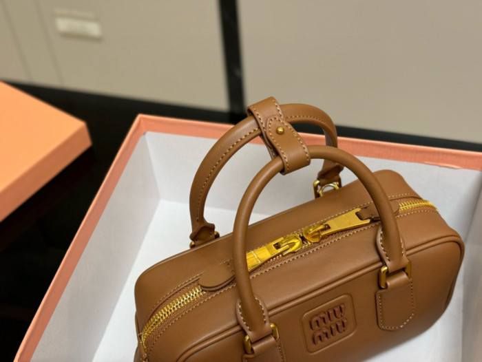 Split leather bag ,4A ,size 23x11cm,no box,  B88-117