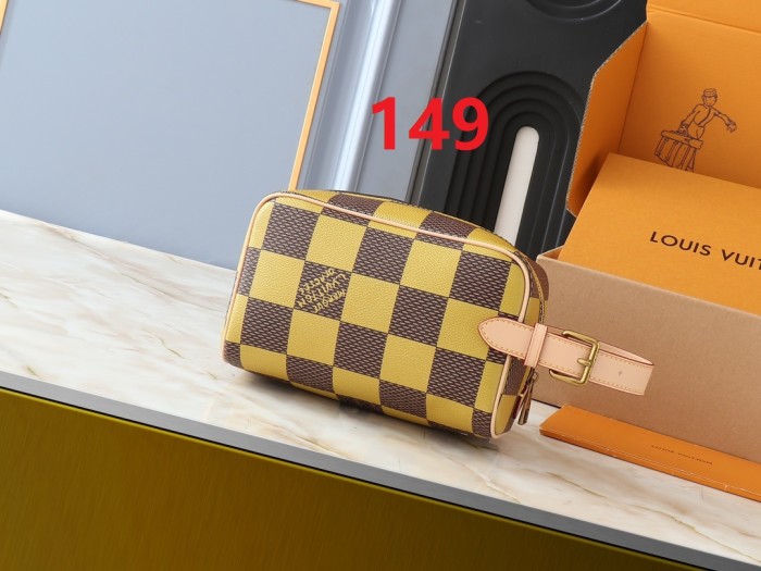 Leather bag ,5A ,size 23x13x12cm,no box,  B75-149