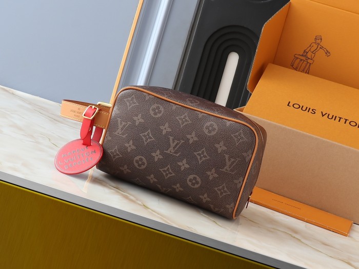 Leather bag ,5A ,size 23x13x12cm,no box,  B75-146