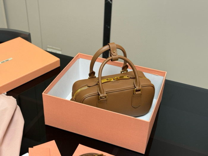 Split leather bag ,4A ,size 23x11cm,no box,  B88-117