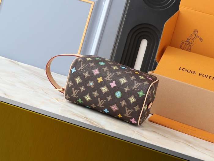 Leather bag ,5A ,size 23x13x12cm,no box,  B75-147
